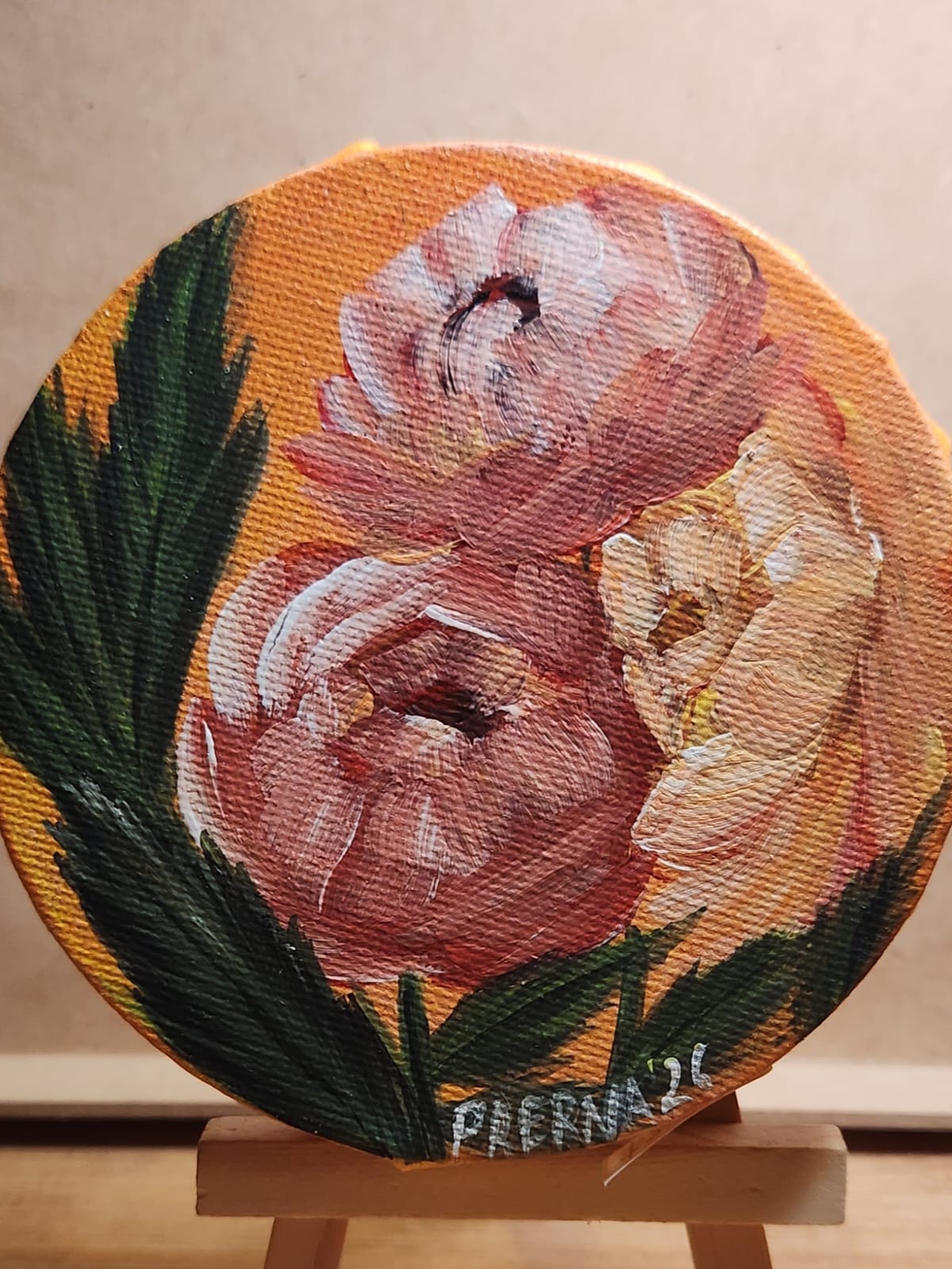 Peonies love <br>10 cms (circle)<br>  Acrylic on canvas